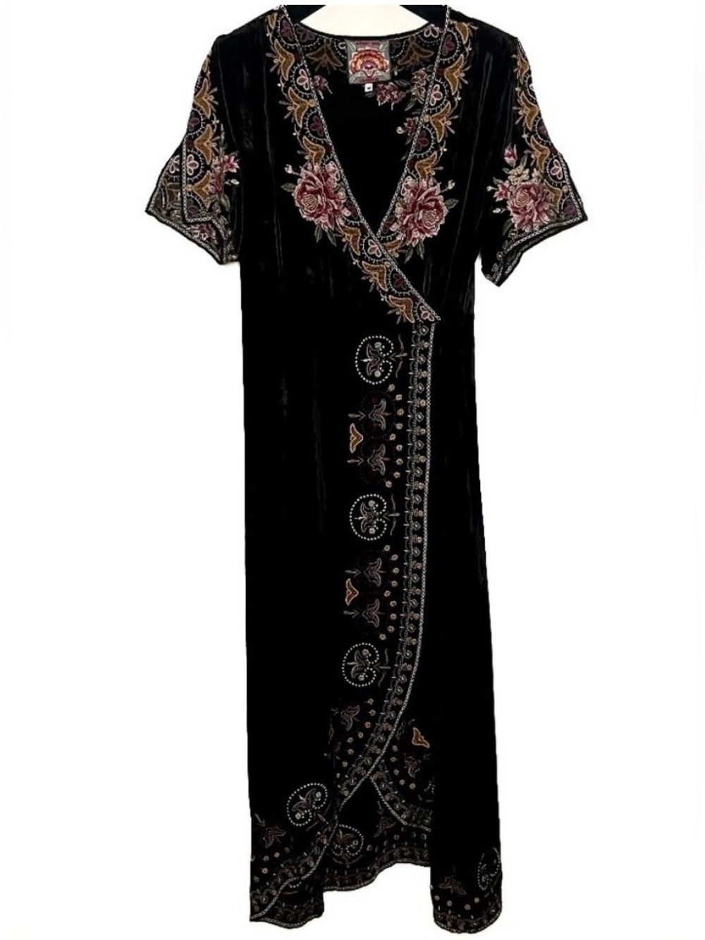 Johnny Was Joanna Velvet
Wrap Dress Black Embroidered Floral Sz Medium - Picture 7 of 10